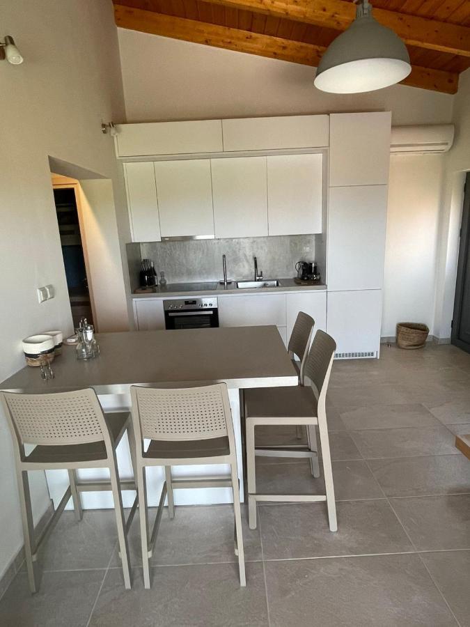 Gargarou Residences Kómboi Buitenkant foto